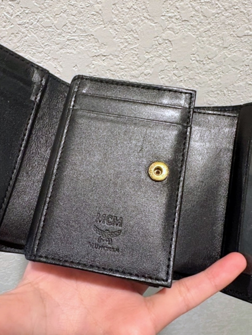 MCM Compact Wallet - Picture 6 of 10